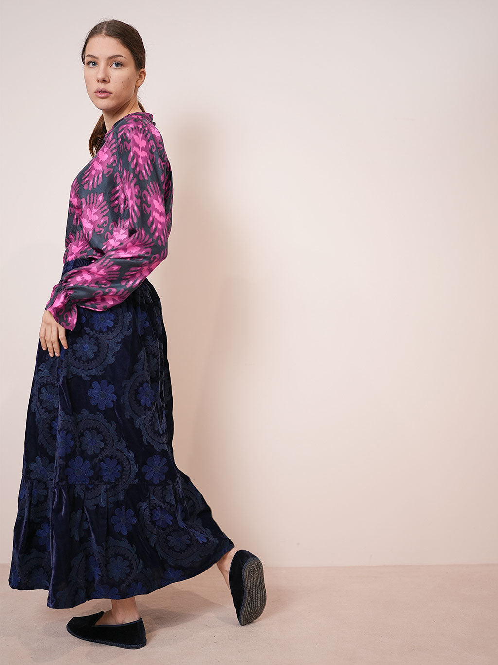 Daffodile Skirt Navy Flower Embroidery