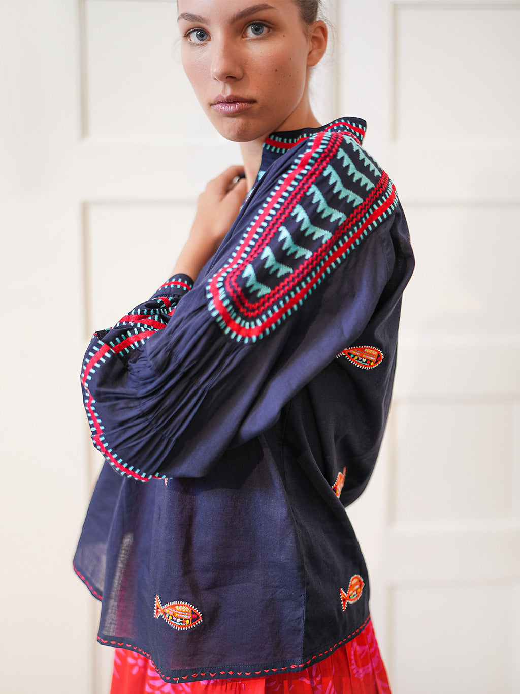 Magnolia Blouse Fish on Navy