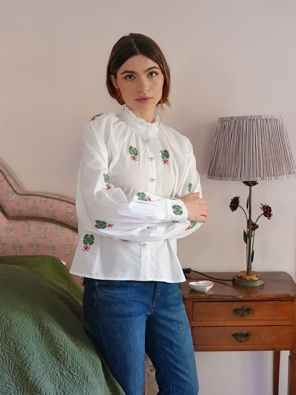 Taragon Blouse Clover Embroidery on White