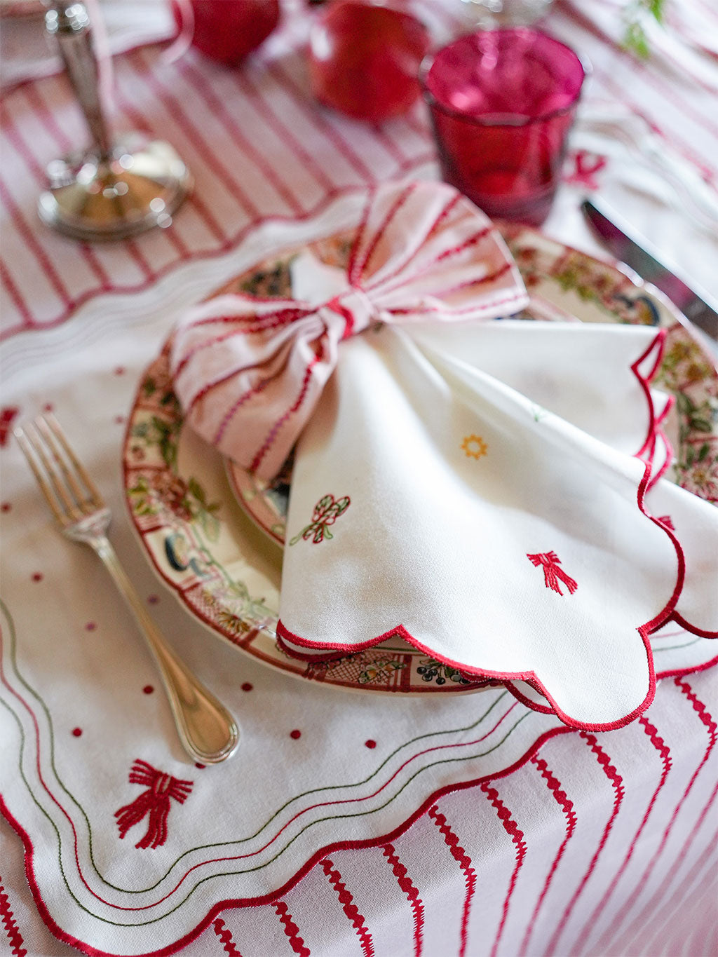 Napkin Christmas Motifs Embroidery on White
