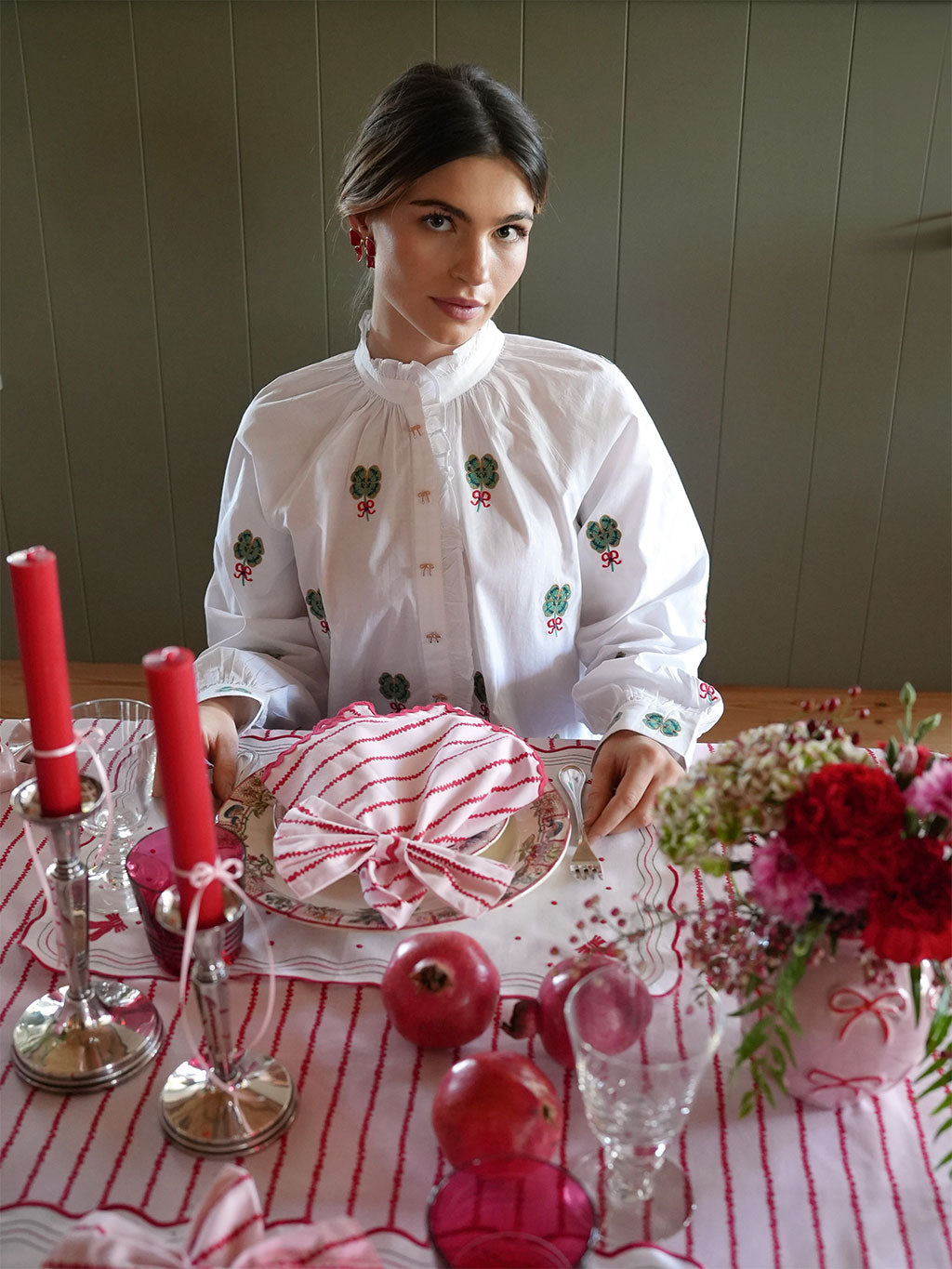 Taragon Blouse Clover Embroidery on White