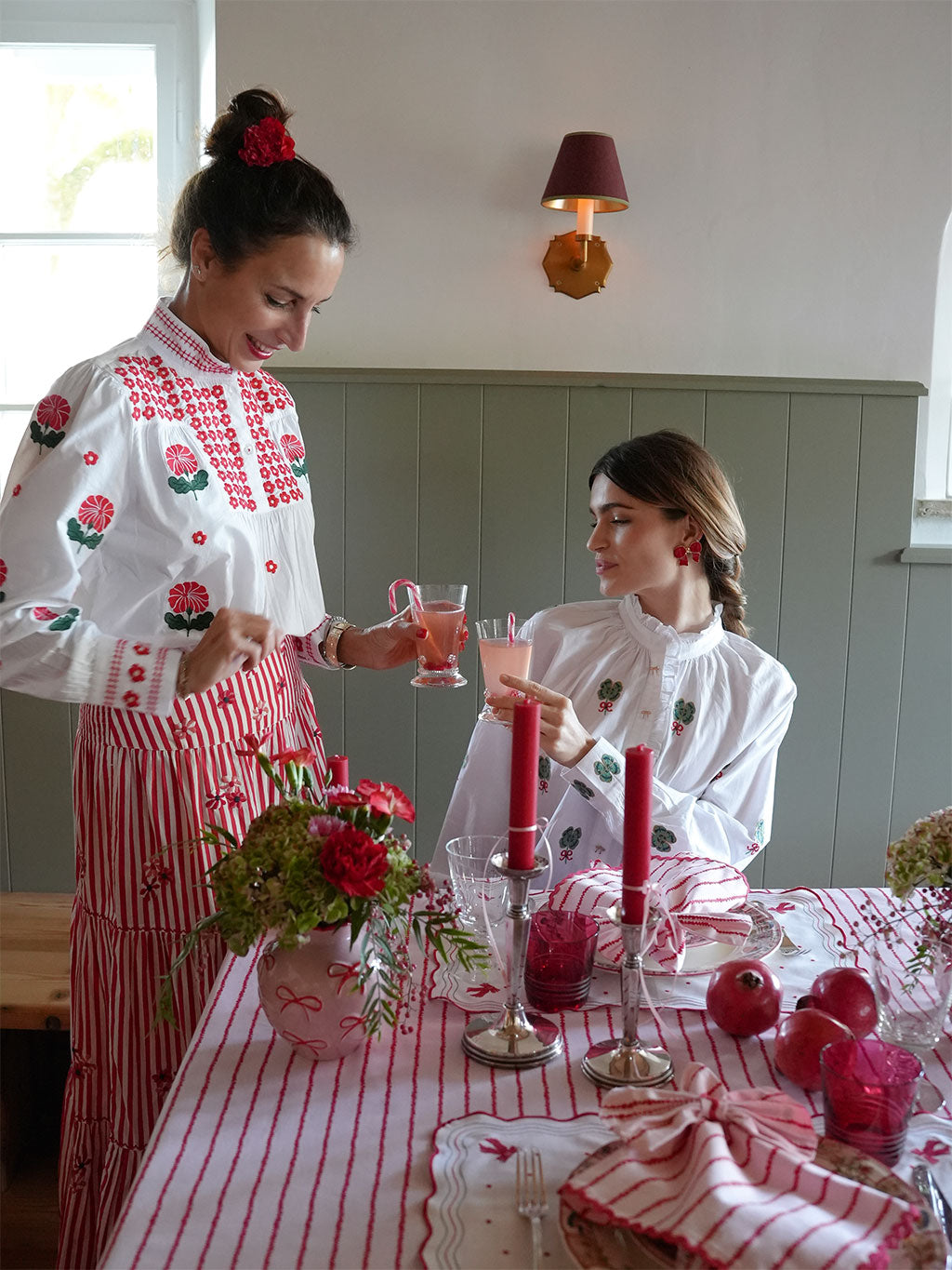 Taragon Blouse Clover Embroidery on White