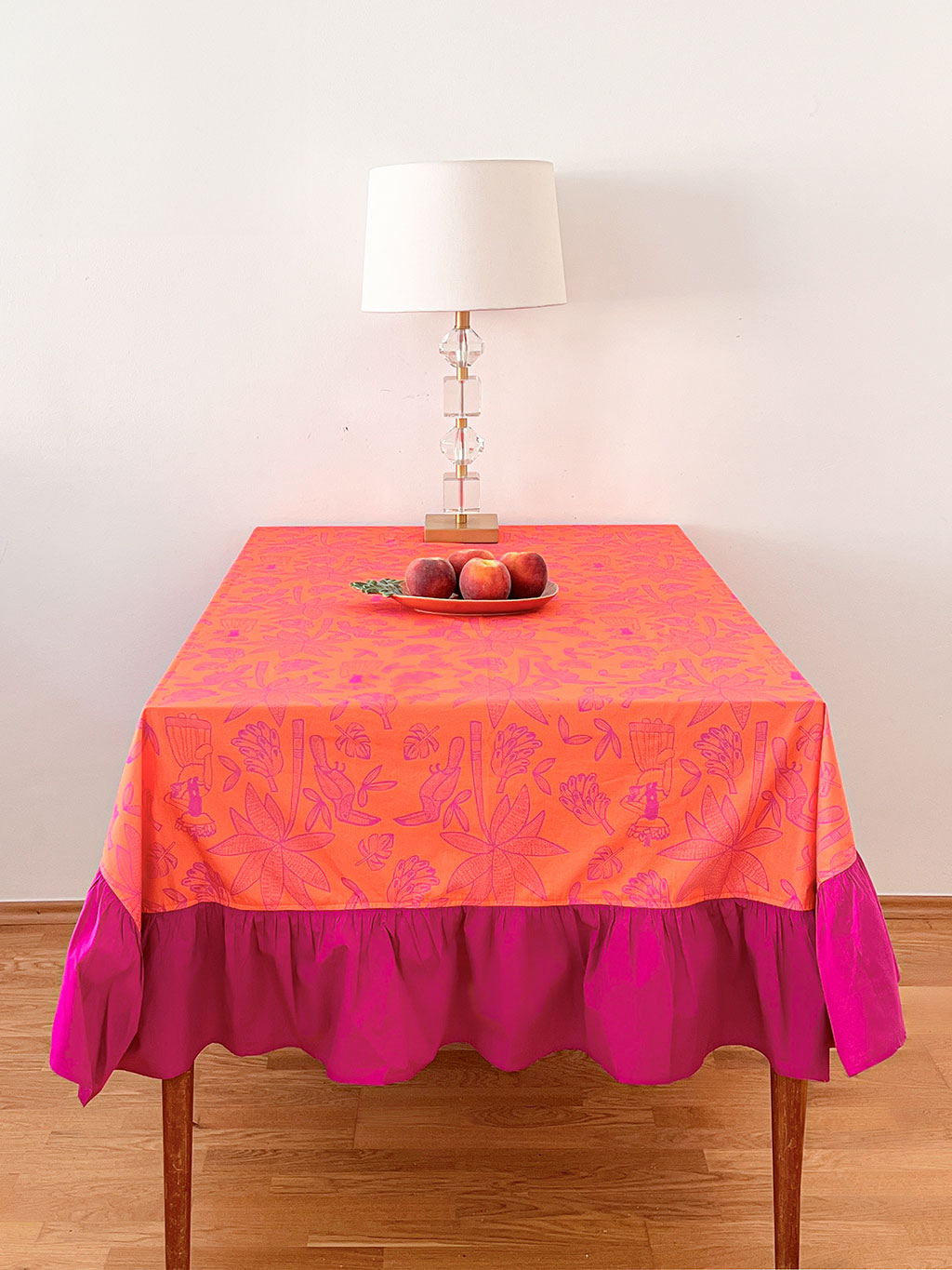 Table Cloth Colombia with Ruffle Berry