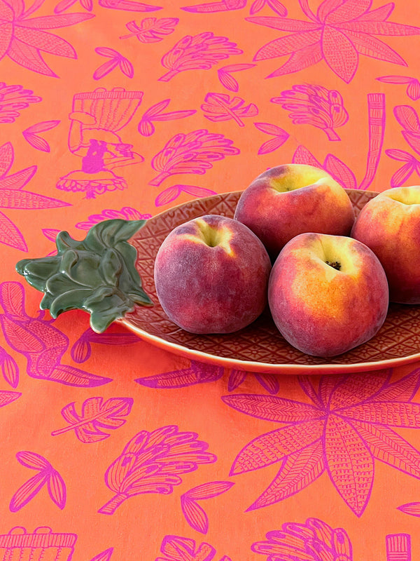 Table Cloth Colombia with Ruffle Berry