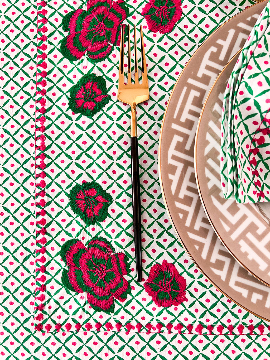 Table Cloth Dotty Emerald with Ruffle