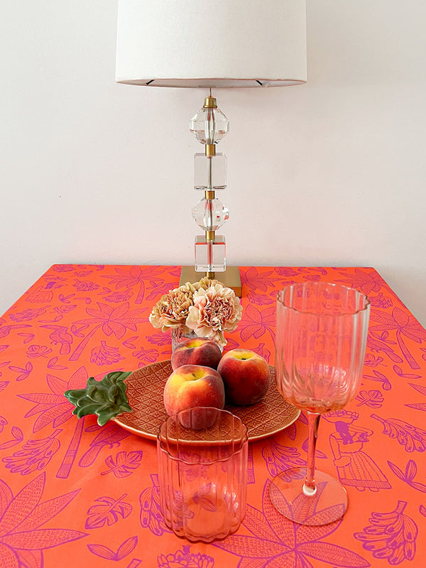 Table Cloth Colombia with Ruffle Berry