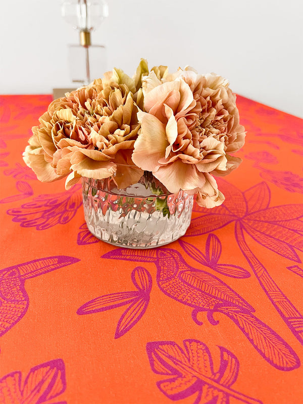 Table Cloth Colombia with Ruffle Berry