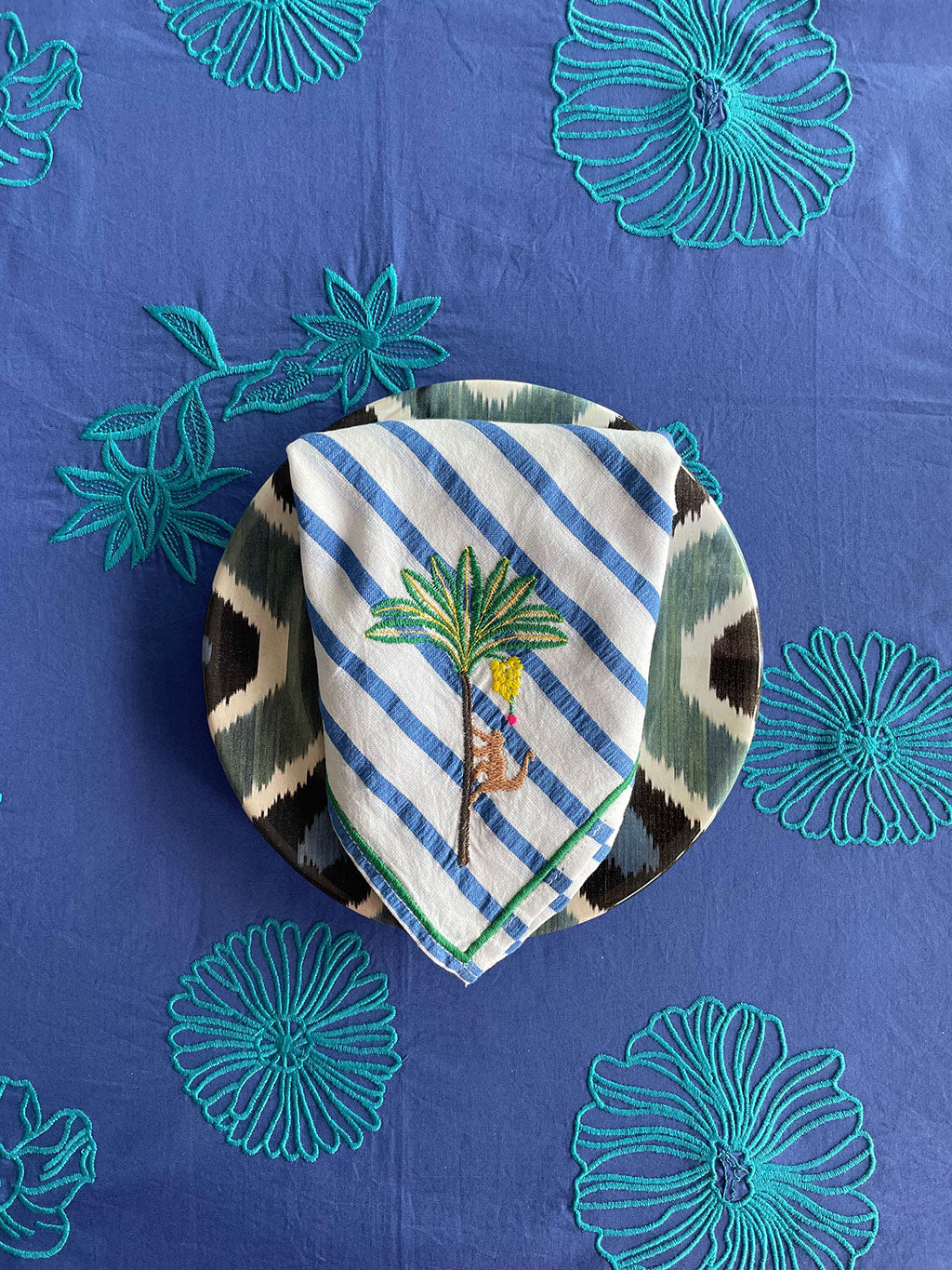 Napkin Palm on Blue Stripes