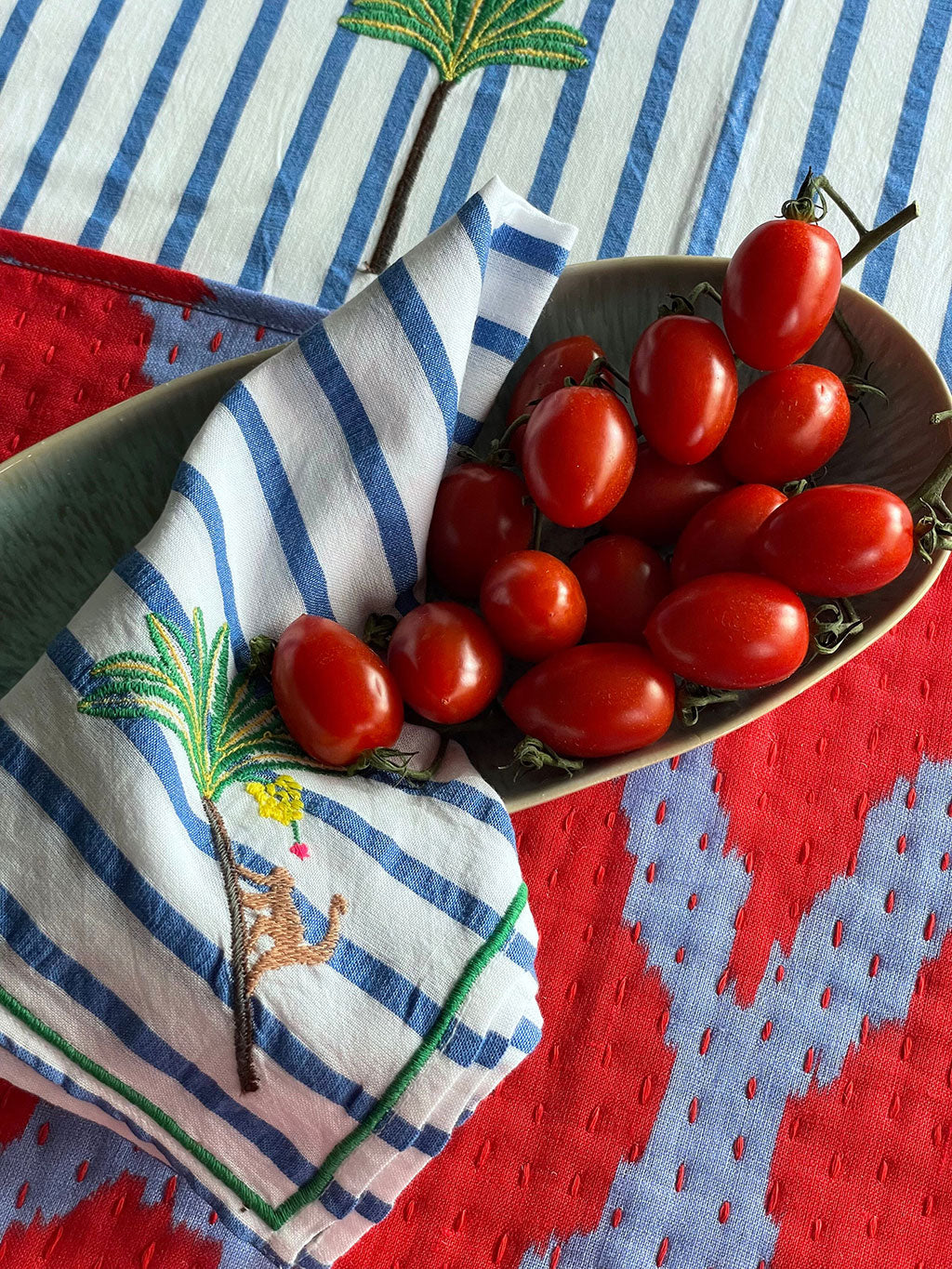 Napkin Palm on Blue Stripes