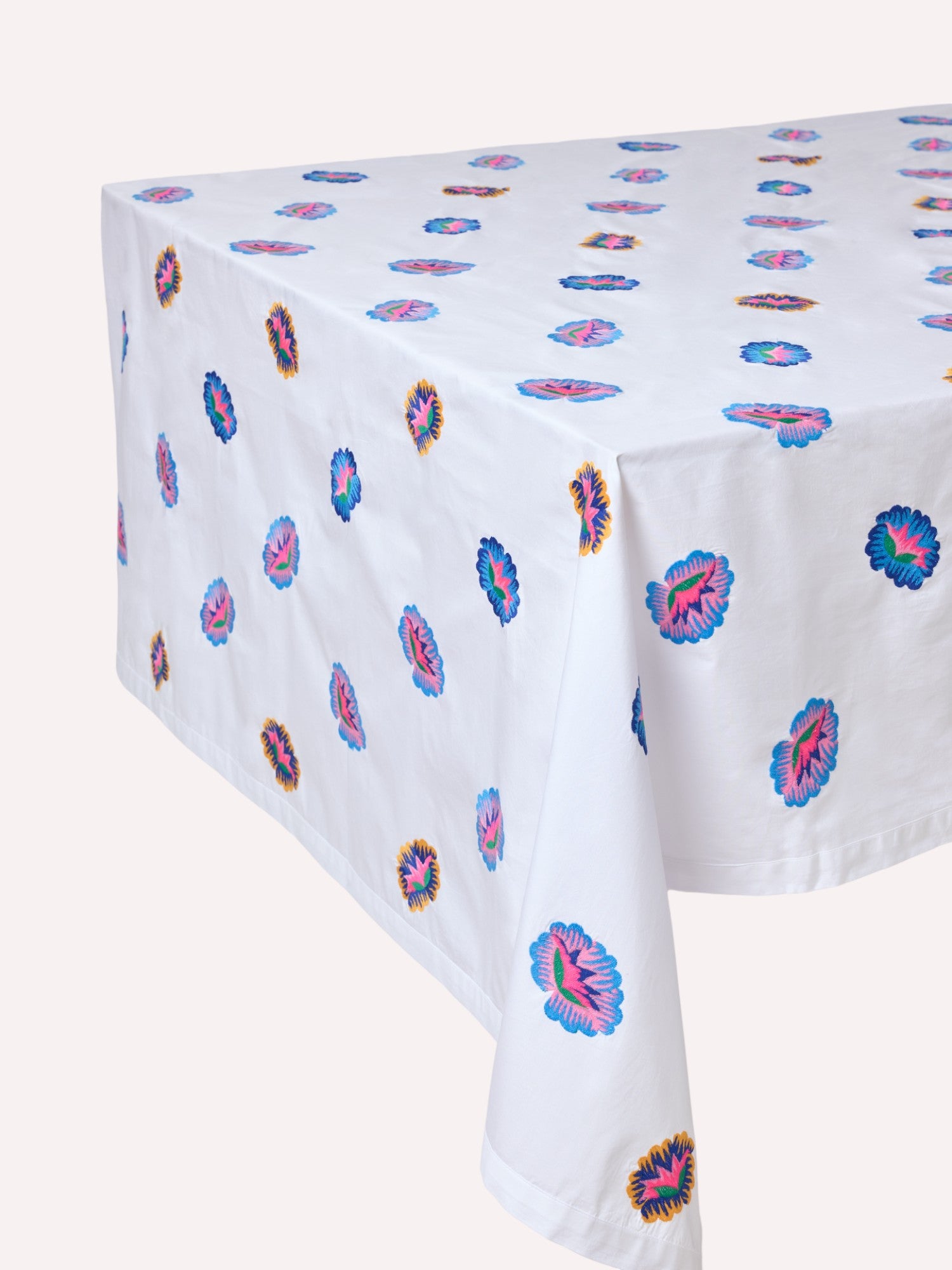 Tablecloth Lotus Flower on White