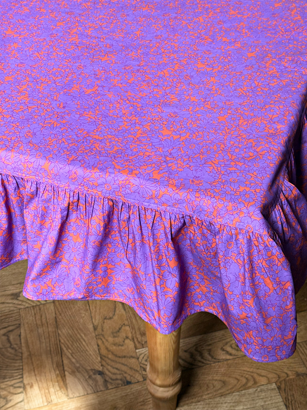 Lori x NIMO limited Tablecloth Violet Orange Flowers