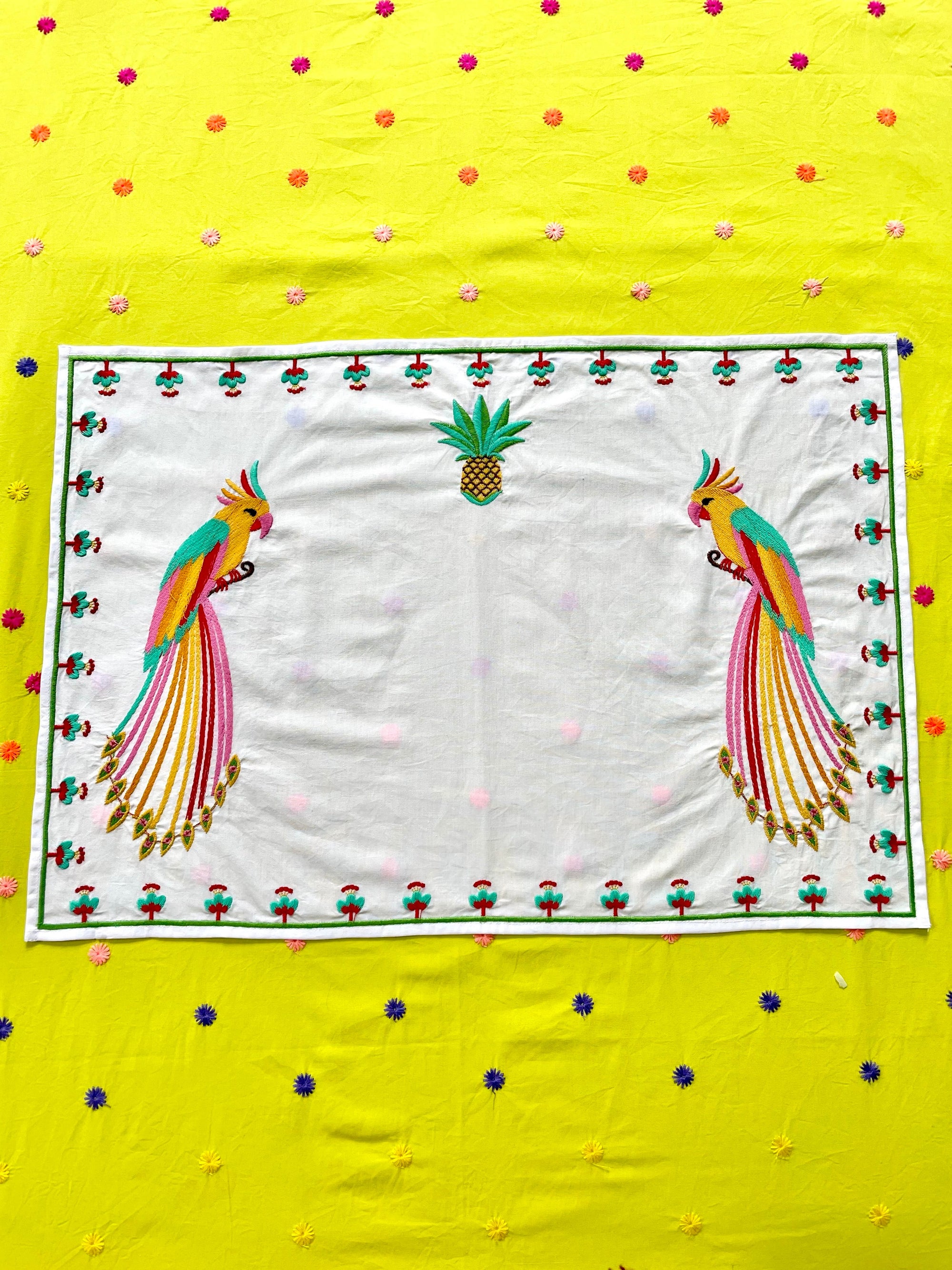 Placemat Parrot Embroidery on White