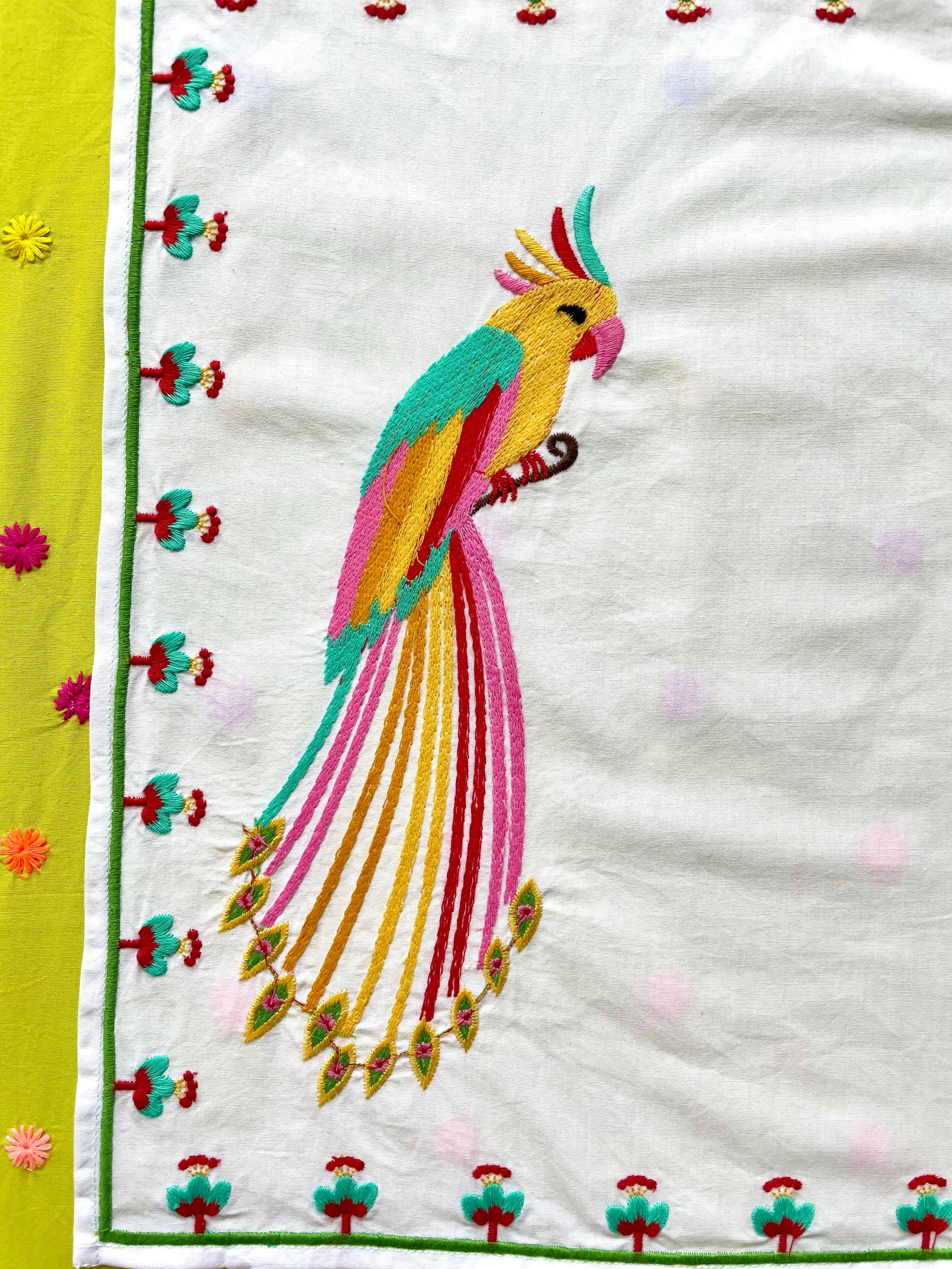 Placemat Parrot Embroidery on White