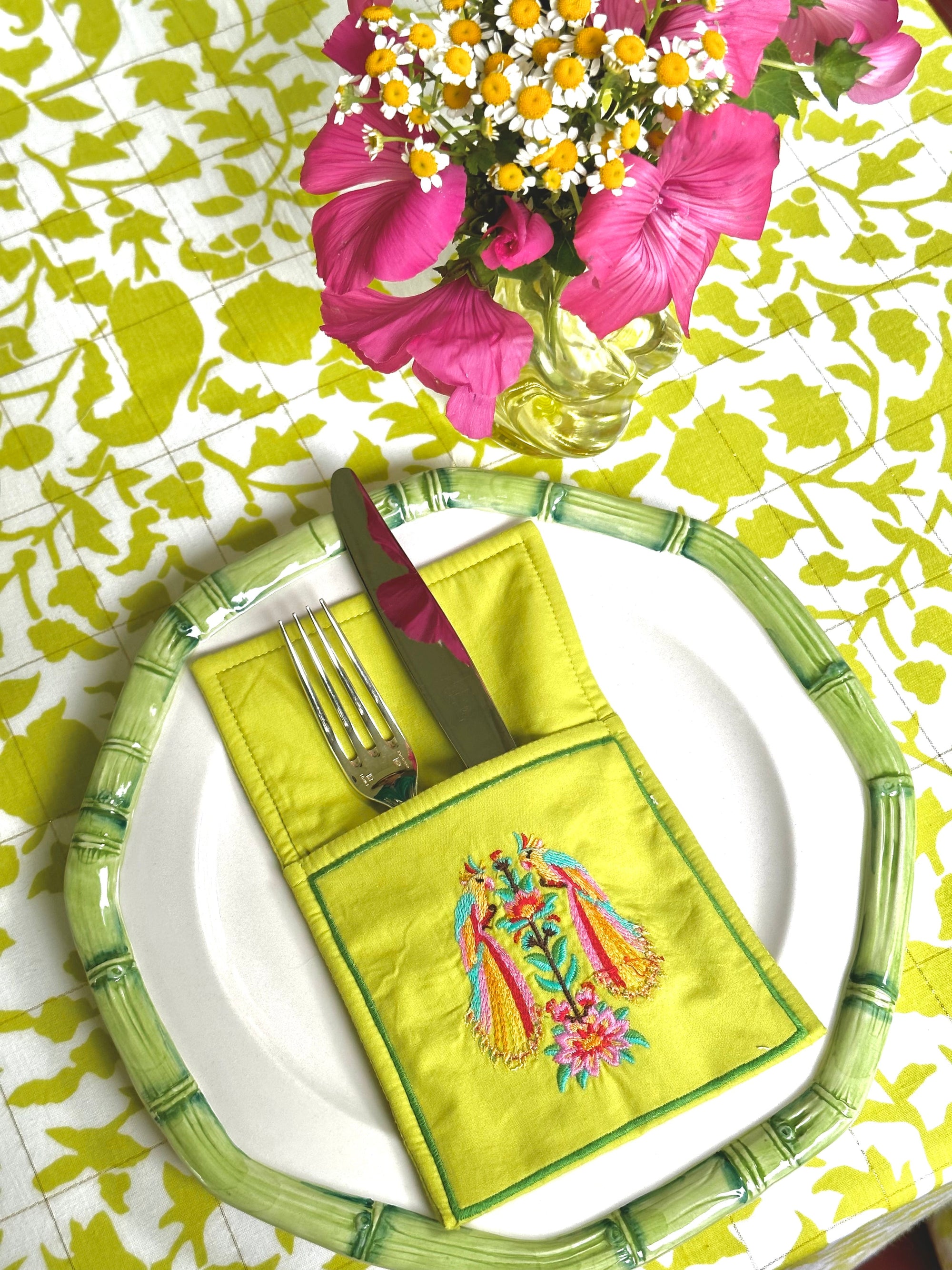 Tablecloth Leaf Print Lime